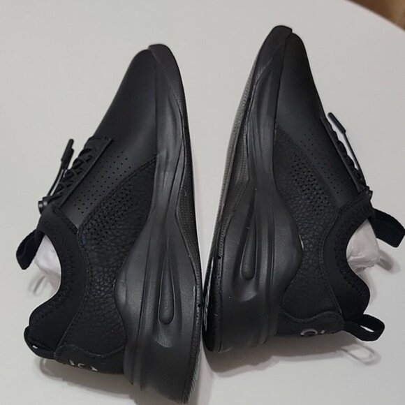 Clove Nursing All Black Shoes - Picture 7 of 8